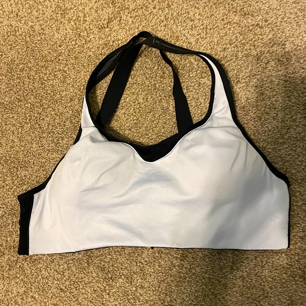 Women’s sports bra